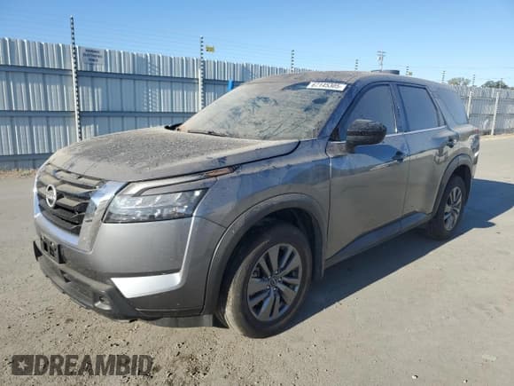 ✅ 2024 Nissan Pathfinder S • VIN: 5N1DR3AC4RC246686 • Lot: 67145305. Wystawiony na Copart z przebiegiem 26 014 mil. Bezpłatny archiwum sprzedaży aukcyjnych z USA i szczegółowy raport historii pojazdu na DreamBid. Zdjęcie 1.