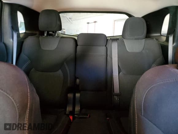 ✅ 2017 Jeep Cherokee Latitude • VIN: 1C4PJMCS2HW563642 • Lot: 90498665. Listed on Copart with 154,083 mi. Free auction sales archive from the USA and detailed vehicle history report at DreamBid. Image 10.