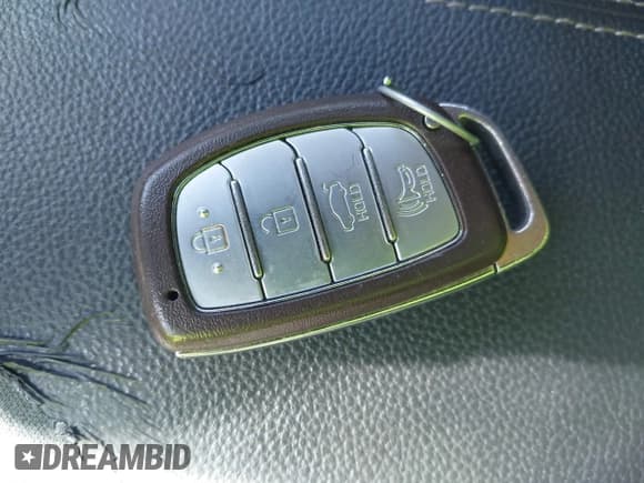 ✅ 2015 Hyundai Sonata Sport • VIN: 5NPE34AB4FH178025 • Lot: 43651365. Listed on IAAI with 60,073 mi. Free auction sales archive from the USA and detailed vehicle history report at DreamBid. Image 11.