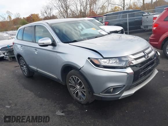 ✅ 2017 Mitsubishi Outlander SE • VIN: JA4AD3A36HZ062040 • Лот: 43590176. Опубликован ранее на IAAI с пробегом 200 755 миль. Бесплатный доступ к архиву аукционных продаж из США и подробный отчёт об истории автомобиля на DreamBid. Изображение 1.