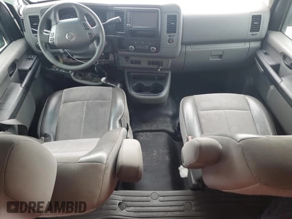 ✅ 2019 Nissan NV 3500 HD SV • VIN: 5BZBF0AA0KN850117 • Лот: 61819945. Опубликован ранее на Copart с пробегом Не указан. Бесплатный доступ к архиву аукционных продаж из США и подробный отчёт об истории автомобиля на DreamBid. Изображение 8.