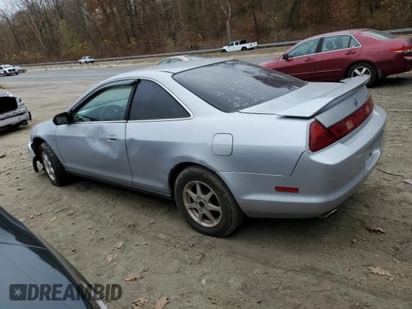 ✅ 1998 Honda Accord LX • VIN: 1HGCG2249WA024600 • Lot: 80868144. Listed on Copart with 184,996 mi. Free auction sales archive from the USA and detailed vehicle history report at DreamBid. Image 2.