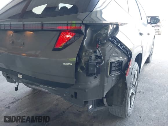 ✅ 2025 Hyundai Tucson SEL • VIN: 5NMJBCDE6SH480165 • Lot: 43613547. Wystawiony na IAAI z przebiegiem 21 681 mil. Bezpłatny archiwum sprzedaży aukcyjnych z USA i szczegółowy raport historii pojazdu na DreamBid. Zdjęcie 19.