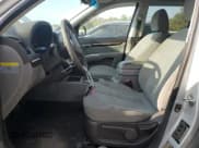 ✅ 2010 Hyundai Santa Fe GL • VIN: 5NMSG3AB1AH350194 • Lot: 50880575. Listed on Copart with 188,069 mi. Free auction sales archive from the USA and detailed vehicle history report at DreamBid. Image 7.