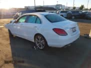 ✅ 2019 Mercedes-Benz C 300 • VIN: WDDWF8DB8KR483163 • Lot: 43544574. Wystawiony na IAAI z przebiegiem 71 998 mil. Bezpłatny archiwum sprzedaży aukcyjnych z USA i szczegółowy raport historii pojazdu na DreamBid. Zdjęcie 3.