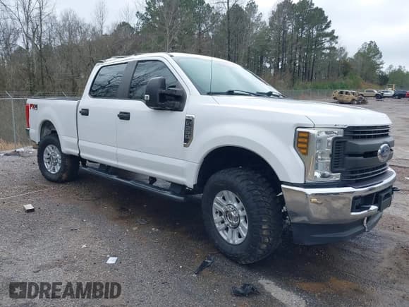✅ 2018 Ford F-250 XL • VIN: 1FT7W2B63JEB70397 • Lot: 41637099. Listed on IAAI with 163,126 mi. Free auction sales archive from the USA and detailed vehicle history report at DreamBid. Image 1.