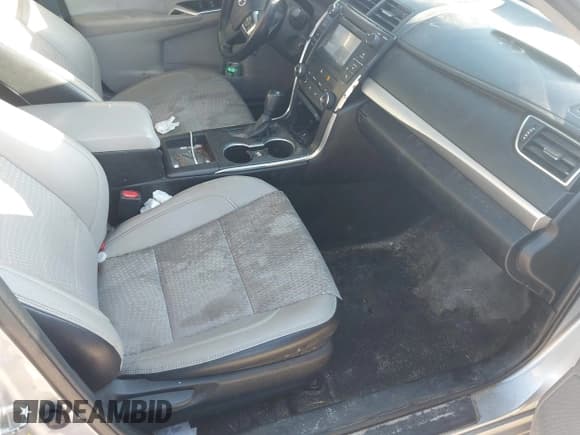 ✅ 2015 Toyota Camry SE • VIN: 4T1BF1FK7FU954389 • Lot: 43426209. Wystawiony na IAAI z przebiegiem 191 390 mil. Bezpłatny archiwum sprzedaży aukcyjnych z USA i szczegółowy raport historii pojazdu na DreamBid. Zdjęcie 5.