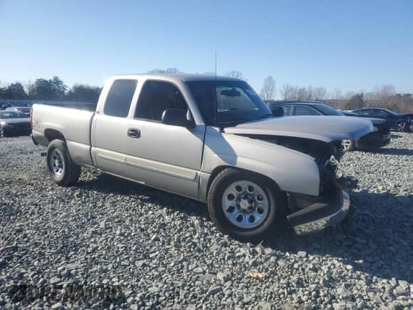 ✅ 2005 Chevrolet Silverado 1500 LS • VIN: 1GCEK19V15E228779 • Lot: 48576275. Wystawiony na Copart z przebiegiem Nie podano mil. Skorzystaj z bezpłatnego archiwum sprzedaży aukcyjnych z USA i zobacz szczegółowy raport historii pojazdu na DreamBid. Zdjęcie 4.