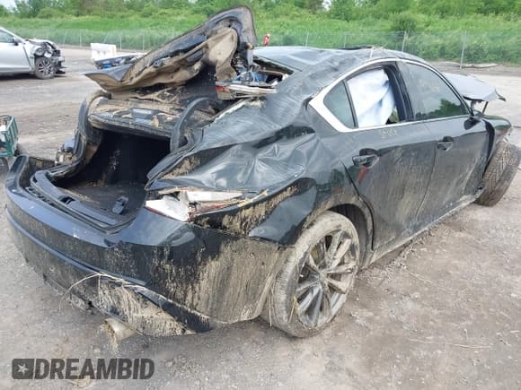 ✅ 2022 Lexus IS 350 F Sport • VIN: JTHGZ1E25N5026140 • Lot: 42465461. Listed on IAAI with 33,025 mi. Free auction sales archive from the USA and detailed vehicle history report at DreamBid. Image 4.