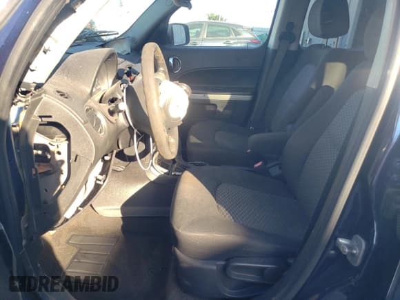 ✅ 2010 Chevrolet HHR LS • VIN: 3GNBAADB7AS524688 • Lot: 85418535. Wystawiony na Copart z przebiegiem Nie podano. Bezpłatny archiwum sprzedaży aukcyjnych z USA i szczegółowy raport historii pojazdu na DreamBid. Zdjęcie 7.