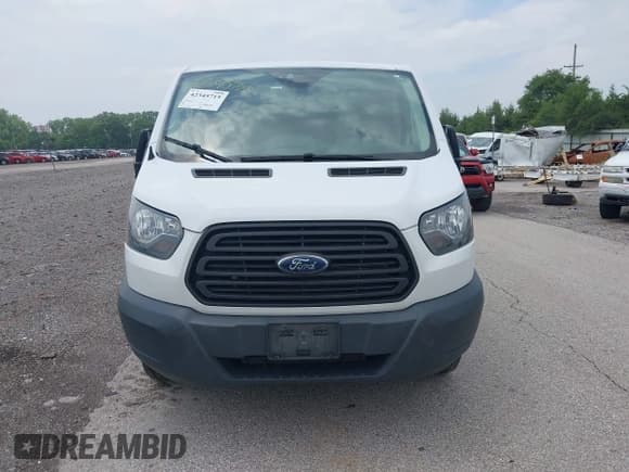 ✅ 2017 Ford Transit • VIN: 1FTYR1ZM8HKB53620 • Lot: 42345715. Wystawiony na IAAI z przebiegiem 223 303 mil. Bezpłatny archiwum sprzedaży aukcyjnych z USA i szczegółowy raport historii pojazdu na DreamBid. Zdjęcie 12.