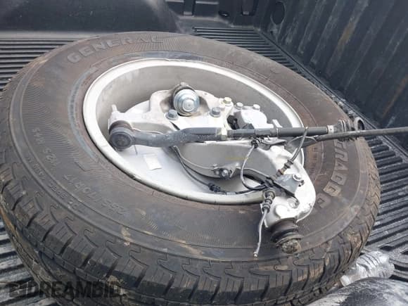 ✅ 2025 Chevrolet Silverado 1500 LT • VIN: 2GCPACED3S1145081 • Lot: 42704992. Listed on IAAI with 9,547 mi. Free auction sales archive from the USA and detailed vehicle history report at DreamBid. Image 12.