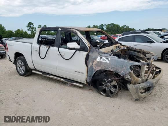 2020 Ram 1500 Big Horn z VIN 1C6RRFFG2LN397293, wystawiony jako Copart lot #67344375 z przebiegiem Nie podano mil oraz Nie do naprawy • Non repairable. Historia ofert i sprzedaży dostępna na DreamBid. Obrazek 4.