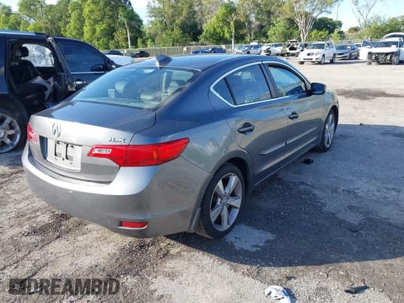 ✅ 2013 Acura ILX Premium • VIN: 19VDE1F56DE005981 • Lot: 43914026. Listed on IAAI with 123,406 mi. Free auction sales archive from the USA and detailed vehicle history report at DreamBid. Image 4.