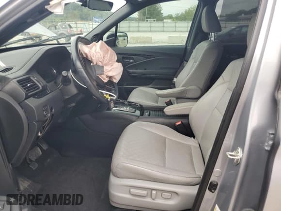 ✅ 2019 Honda Passport Elite • VIN: 5FNYF8H02KB008416 • Лот: 69929725. Опубликован ранее на Copart с пробегом 105 510 миль. Бесплатный доступ к архиву аукционных продаж из США и подробный отчёт об истории автомобиля на DreamBid. Изображение 7.