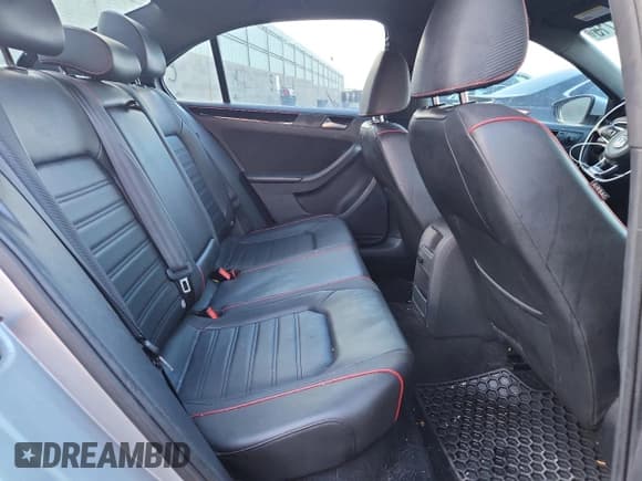 ✅ 2015 Volkswagen Jetta GLI SEL • VIN: 3VW5T7AJ5FM277260 • Лот: 86894715. Опубликован ранее на Copart с пробегом 217 135 миль. Бесплатный доступ к архиву аукционных продаж из США и подробный отчёт об истории автомобиля на DreamBid. Изображение 10.