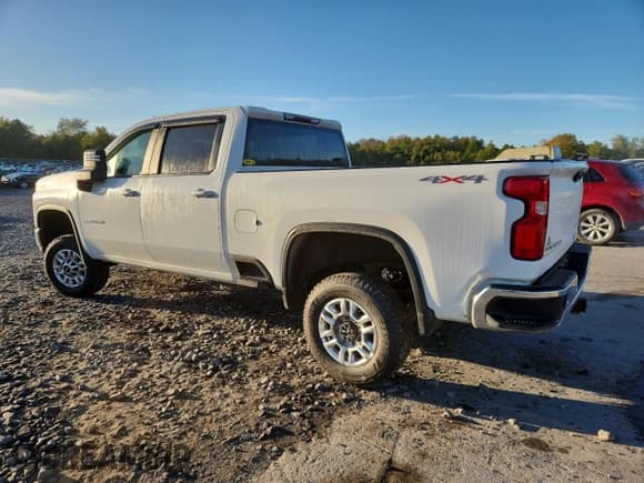 ✅ 2020 Chevrolet Silverado 2500HD LT • VIN: 1GC4YNE74LF118289 • Lot: 85563535. Listed on Copart with 119,031 mi. Free auction sales archive from the USA and detailed vehicle history report at DreamBid. Image 2.