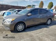 ✅ 2015 Nissan Versa S Plus • VIN: 3N1CN7AP6FL827888 • Lot: 94734925. Wystawiony na Copart z przebiegiem 122 214 mil. Bezpłatny archiwum sprzedaży aukcyjnych z USA i szczegółowy raport historii pojazdu na DreamBid. Zdjęcie 1.