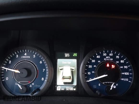 ✅ 2020 Toyota Sienna LE • VIN: 5TDKZ3DCXLS024652 • Lot: 43909047. Wystawiony na IAAI z przebiegiem 32 100 mil. Bezpłatny archiwum sprzedaży aukcyjnych z USA i szczegółowy raport historii pojazdu na DreamBid. Zdjęcie 7.