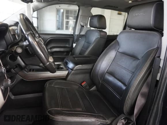 ✅ 2017 GMC Sierra 1500 Denali • VIN: 3GTU2PEJ2HG410828 • Lot: 50067345. Wystawiony na Copart z przebiegiem 124 361 mil. Bezpłatny archiwum sprzedaży aukcyjnych z USA i szczegółowy raport historii pojazdu na DreamBid. Zdjęcie 9.