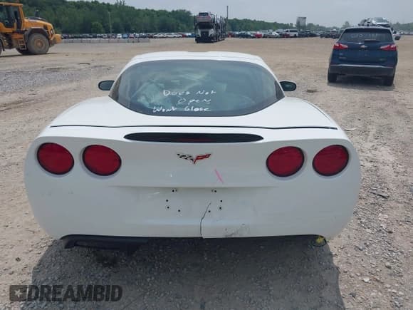 ✅ 2011 Chevrolet Corvette Z16 Grand Sport 3LT • VIN: 1G1YW2DW8B5108392 • Lot: 42718691. Listed on IAAI with 8,265 mi. Free auction sales archive from the USA and detailed vehicle history report at DreamBid. Image 16.