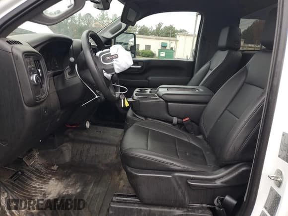 ✅ 2021 GMC Sierra 1500 • VIN: 1GT38LEY8MF133596 • Lot: 84470914. Wystawiony na Copart z przebiegiem 106 981 mil. Bezpłatny archiwum sprzedaży aukcyjnych z USA i szczegółowy raport historii pojazdu na DreamBid. Zdjęcie 7.