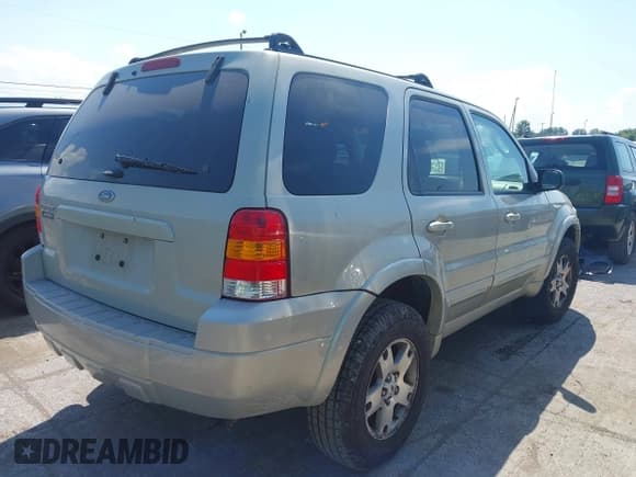 ✅ 2005 Ford Escape Limited • VIN: 1FMYU04105KA82832 • Lot: 42973149. Wystawiony na IAAI z przebiegiem 97 992 mil. Bezpłatny archiwum sprzedaży aukcyjnych z USA i szczegółowy raport historii pojazdu na DreamBid. Zdjęcie 4.