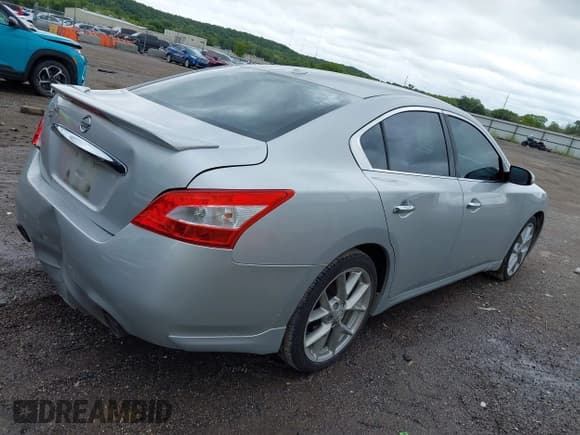 ✅ 2010 Nissan Maxima SV • VIN: 1N4AA5AP6AC808529 • Лот: 43083349. Опубликован ранее на IAAI с пробегом 283 003 миль. Бесплатный доступ к архиву аукционных продаж из США и подробный отчёт об истории автомобиля на DreamBid. Изображение 4.