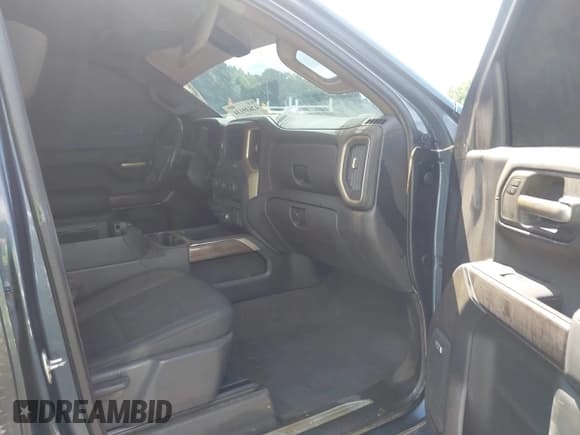 ✅ 2020 Chevrolet Silverado 1500 RST • VIN: 1GCUYEED3LZ113721 • Lot: 42639134. Wystawiony na IAAI z przebiegiem 228 411 mil. Bezpłatny archiwum sprzedaży aukcyjnych z USA i szczegółowy raport historii pojazdu na DreamBid. Zdjęcie 5.