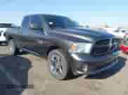 2018 Ram 1500 Tradesman z VIN 1C6RR6FT2JS211344, wystawiony jako IAAI lot #42258895 z przebiegiem 174 042 mil mil oraz . Historia ofert i sprzedaży dostępna na DreamBid. Obrazek 1.