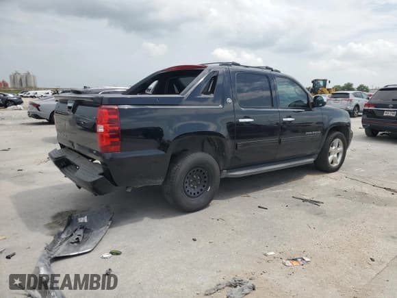 ✅ 2013 Chevrolet Avalanche LS • VIN: 3GNMCEE03DG335700 • Lot: 59901435. Listed on Copart with 185,250 mi. Free auction sales archive from the USA and detailed vehicle history report at DreamBid. Image 3.