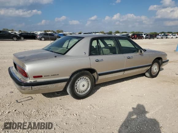 ✅ 1994 Buick Park Avenue • VIN: 1G4CW52L6R1609922 • Lot: 79265094. Listed on Copart with 1,186,531 mi. Free auction sales archive from the USA and detailed vehicle history report at DreamBid. Image 3.