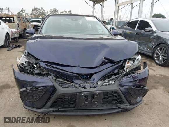 ✅ 2022 Toyota Camry Hybrid SE • VIN: 4T1S31AK2NU576366 • Lot: 42539939. Listed on IAAI with 10,900 mi. Free auction sales archive from the USA and detailed vehicle history report at DreamBid. Image 12.