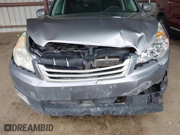 ✅ 2010 Subaru Outback • VIN: 4S4BRCFC4A3318121 • Lot: 41934475. Wystawiony na IAAI z przebiegiem 265 378 mil. Bezpłatny archiwum sprzedaży aukcyjnych z USA i szczegółowy raport historii pojazdu na DreamBid. Zdjęcie 6.