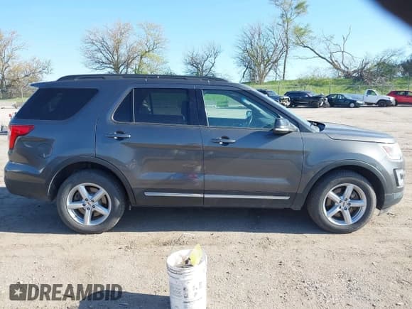 ✅ 2017 Ford Explorer XLT • VIN: 1FM5K8D89HGA43961 • Лот: 42174785. Опубликован ранее на IAAI с пробегом 104 435 миль. Бесплатный доступ к архиву аукционных продаж из США и подробный отчёт об истории автомобиля на DreamBid. Изображение 13.