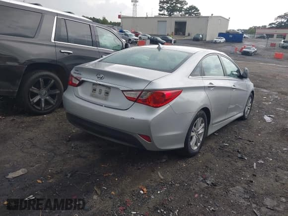 ✅ 2014 Hyundai Sonata GLS • VIN: 5NPEB4AC9EH831202 • Lot: 43317706. Wystawiony na IAAI z przebiegiem 63 024 mil. Bezpłatny archiwum sprzedaży aukcyjnych z USA i szczegółowy raport historii pojazdu na DreamBid. Zdjęcie 4.