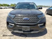 ✅ 2022 Ford Explorer XLT • VIN: 1FMSK7DH2NGC41211 • Lot: 52229645. Wystawiony na Copart z przebiegiem 63 273 mil. Bezpłatny archiwum sprzedaży aukcyjnych z USA i szczegółowy raport historii pojazdu na DreamBid. Zdjęcie 5.