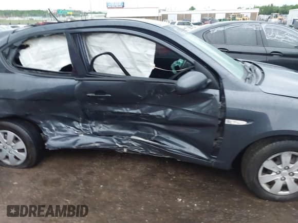 ✅ 2010 Hyundai Accent GS • VIN: KMHCM3ACXAU181917 • Лот: 42149188. Опубликован ранее на IAAI с пробегом 137 023 миль. Бесплатный доступ к архиву аукционных продаж из США и подробный отчёт об истории автомобиля на DreamBid. Изображение 13.