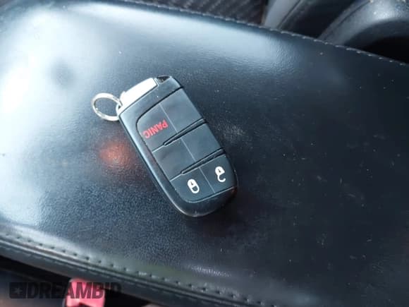 ✅ 2015 Dodge Journey SXT • VIN: 3C4PDDBG4FT526065 • Lot: 43489662. Wystawiony na IAAI z przebiegiem 186 564 mil. Bezpłatny archiwum sprzedaży aukcyjnych z USA i szczegółowy raport historii pojazdu na DreamBid. Zdjęcie 11.