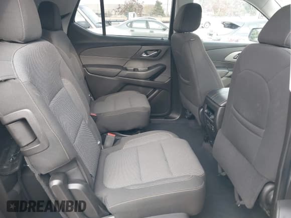 ✅ 2021 Chevrolet Traverse LT Cloth • VIN: 1GNEVMKW3MJ221129 • Lot: 41149105. Wystawiony na IAAI z przebiegiem 35 104 mil. Bezpłatny archiwum sprzedaży aukcyjnych z USA i szczegółowy raport historii pojazdu na DreamBid. Zdjęcie 8.