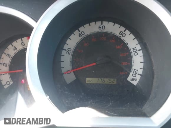 ✅ 2014 Toyota Tacoma • VIN: 5TFMU4FN8EX022956 • Lot: 43780767. Listed on IAAI with 176,152 mi. Free auction sales archive from the USA and detailed vehicle history report at DreamBid. Image 7.