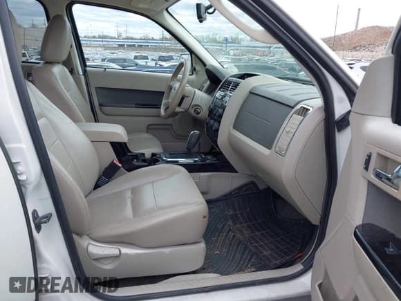 ✅ 2009 Ford Escape Hybrid • VIN: 1FMCU49379KD08964 • Lot: 42064656. Listed on IAAI with 133,536 mi. Free auction sales archive from the USA and detailed vehicle history report at DreamBid. Image 5.