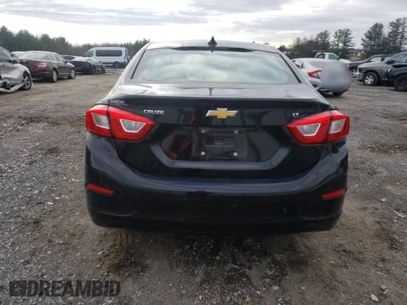 ✅ 2018 Chevrolet Cruze LT • VIN: 1G1BE5SM8J7214212 • Lot: 72796892. Wystawiony na Copart z przebiegiem 36 567 mil mil. Skorzystaj z bezpłatnego archiwum sprzedaży aukcyjnych z USA i zobacz szczegółowy raport historii pojazdu na DreamBid. Zdjęcie 6.