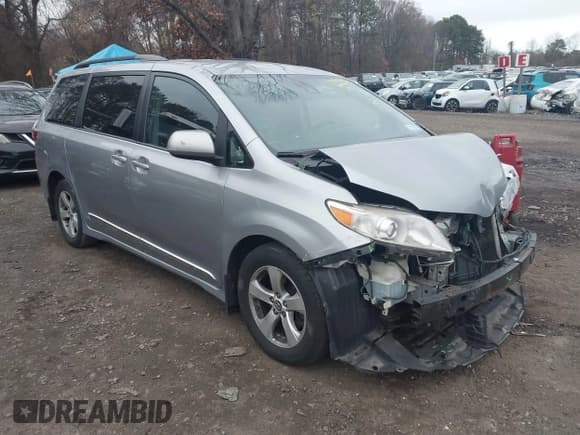 ✅ 2018 Toyota Sienna LE • VIN: 5TDKZ3DC8JS932904 • Lot: 43779775. Listed on IAAI with 243,878 mi. Free auction sales archive from the USA and detailed vehicle history report at DreamBid. Image 1.
