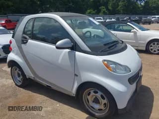 ✅ 2013 Smart fortwo Pure • VIN: WMEEJ3BA4DK659771 • Lot: 42706902. Wystawiony na IAAI z przebiegiem 83 675 mil. Bezpłatny archiwum sprzedaży aukcyjnych z USA i szczegółowy raport historii pojazdu na DreamBid. Zdjęcie 1.