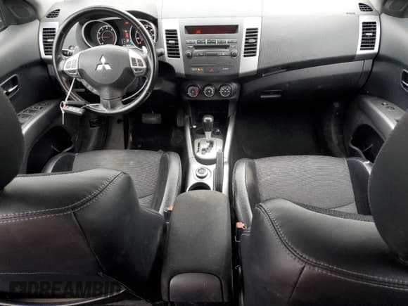 ✅ 2012 Mitsubishi Outlander SE • VIN: JA4JT3AW9CU002742 • Lot: 82369865. Wystawiony na Copart z przebiegiem 180 180 mil. Bezpłatny archiwum sprzedaży aukcyjnych z USA i szczegółowy raport historii pojazdu na DreamBid. Zdjęcie 8.