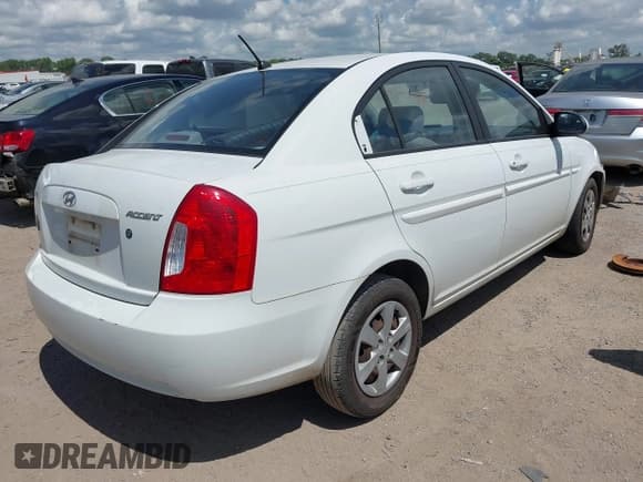 ✅ 2008 Hyundai Accent GLS • VIN: KMHCN46C18U216401 • Лот: 42593779. Опубликован ранее на IAAI с пробегом 179 932 миль. Бесплатный доступ к архиву аукционных продаж из США и подробный отчёт об истории автомобиля на DreamBid. Изображение 4.