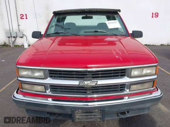 1995 Chevrolet Silverado 1500 z VIN 1GCEK19KXSE149077, wystawiony jako IAAI lot #43593632 z przebiegiem 193 001 mil mil oraz . Historia ofert i sprzedaży dostępna na DreamBid. Obrazek 6.