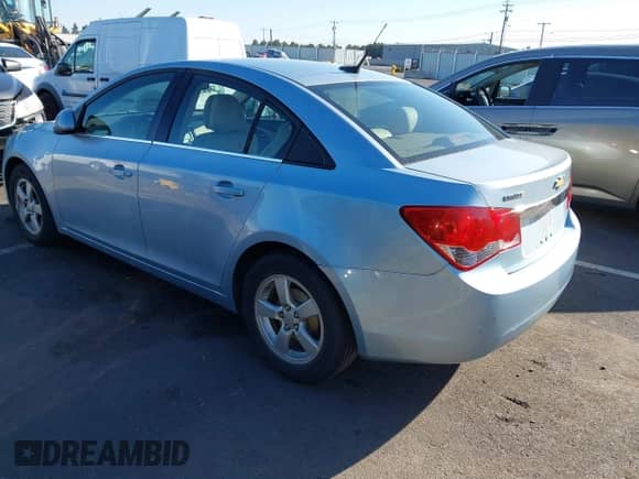 2011 Chevrolet Cruze 2LT z VIN 1G1PG5S93B7255702, wystawiony jako IAAI lot #43217025 z przebiegiem 149 740 mil mil oraz . Historia ofert i sprzedaży dostępna na DreamBid. Obrazek 3.