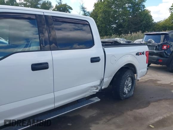 ✅ 2016 Ford F-150 XLT • VIN: 1FTEW1EGXGFC30765 • Lot: 43377680. Wystawiony na IAAI z przebiegiem 141 180 mil. Bezpłatny archiwum sprzedaży aukcyjnych z USA i szczegółowy raport historii pojazdu na DreamBid. Zdjęcie 6.